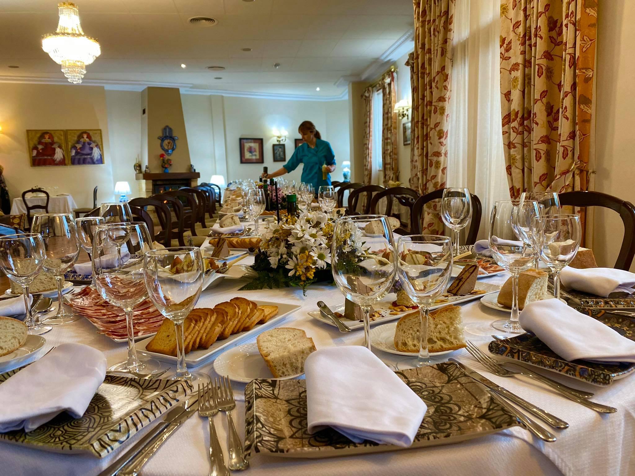 Hotel El Curro Burunchel ภายนอก รูปภาพ