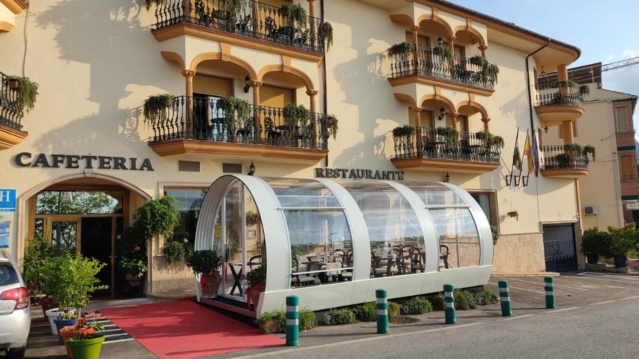 Hotel El Curro Burunchel ภายนอก รูปภาพ