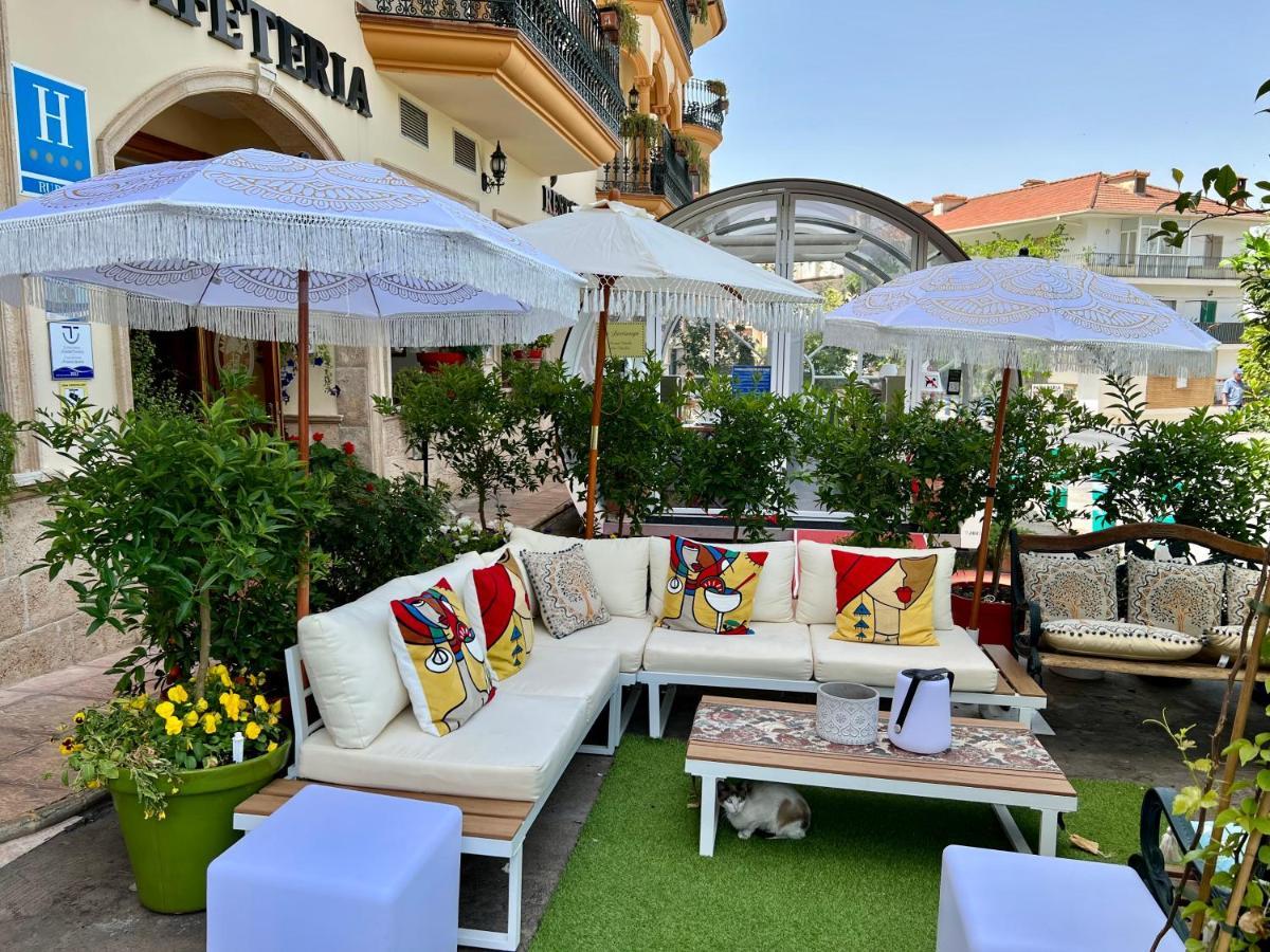 Hotel El Curro Burunchel ภายนอก รูปภาพ