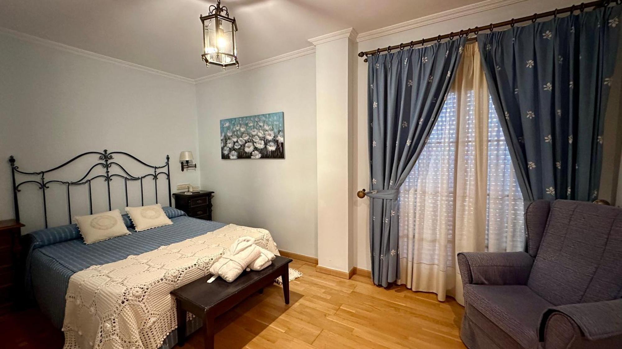 Hotel El Curro Burunchel ภายนอก รูปภาพ