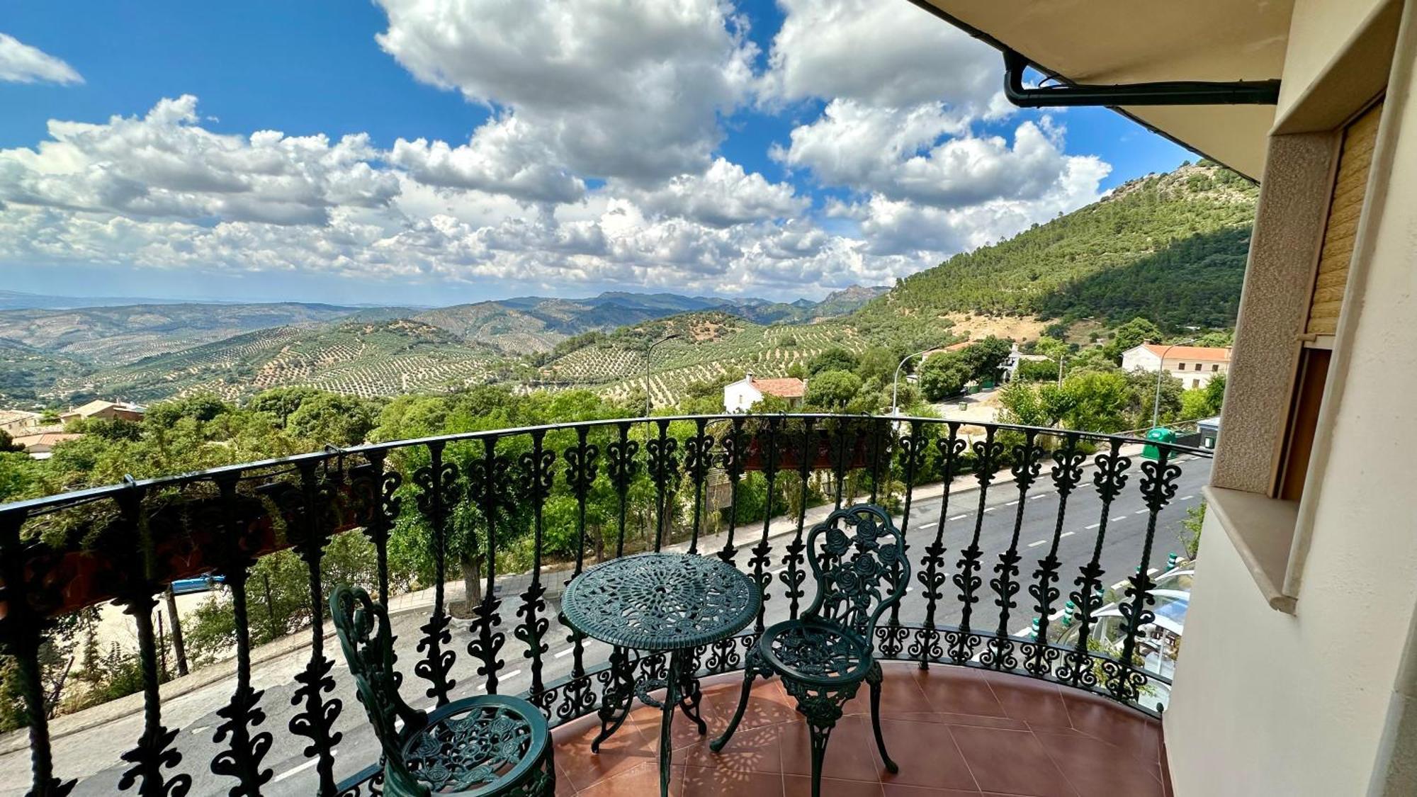 Hotel El Curro Burunchel ภายนอก รูปภาพ
