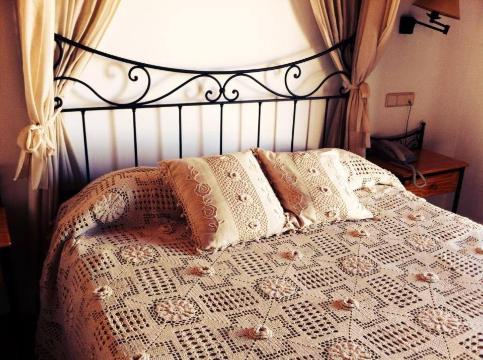 Hotel El Curro Burunchel ห้อง รูปภาพ